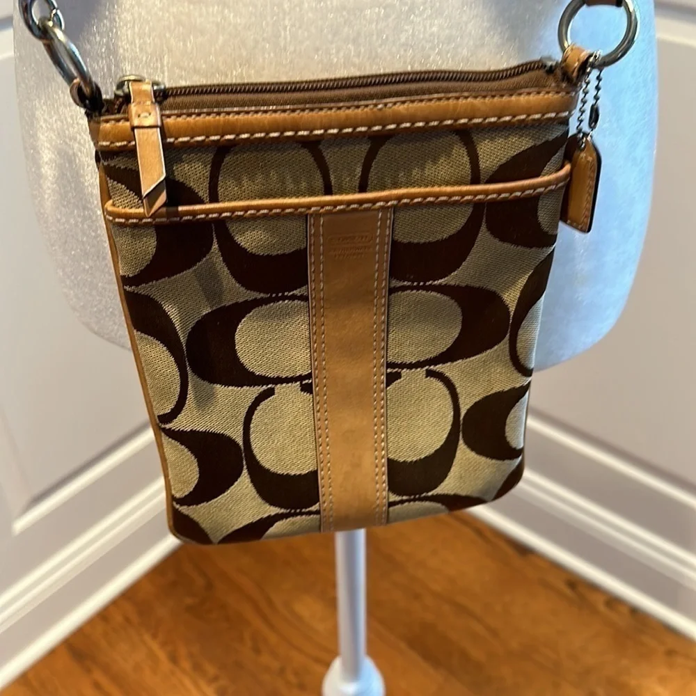 Coach Signature Logo Swingpack